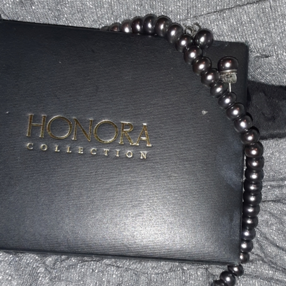 18inch Black pearls
